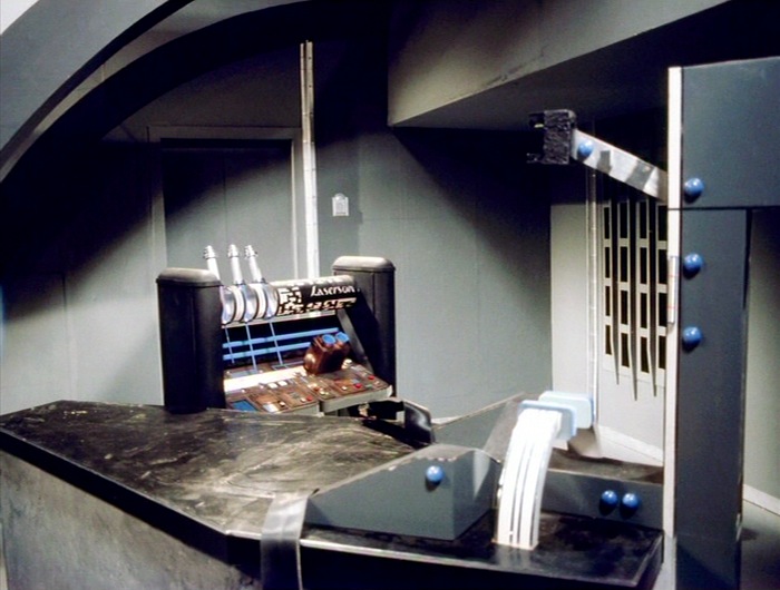 21/ Other sets included the Crew Lounge, the Robot operating theatre (with specially designed Laseron probe logo), the yellow Robot Security Storage room and the Storage Locker (which would appear to be a redress/repurposing of the robot operating theatre).