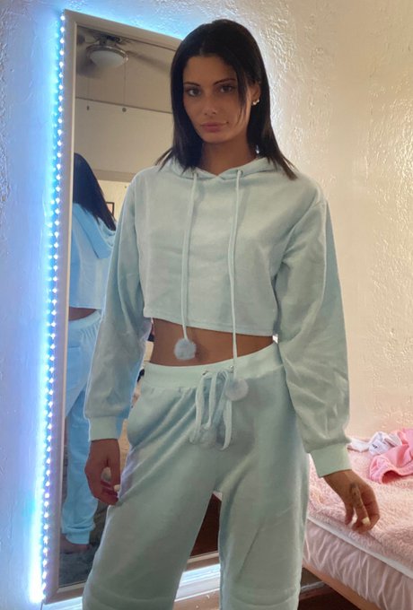 on &rarr; off 💙 https://t.co/KW51eVwcIK<a href="/tag/mvsales"class="tags"><span>#mvsales</span></a>