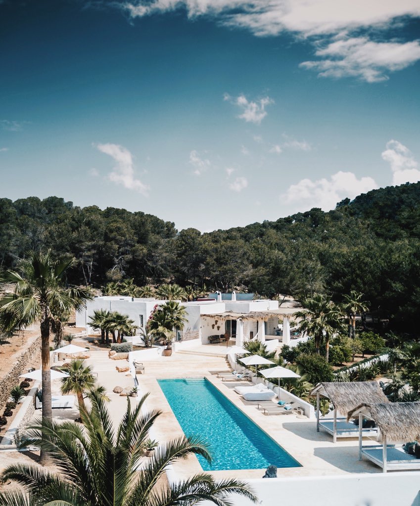 pamvonhadder's tweet photo. need a vacation in a Mediterranean villa as heavenly as this https://t.co/XPk54BDWMC