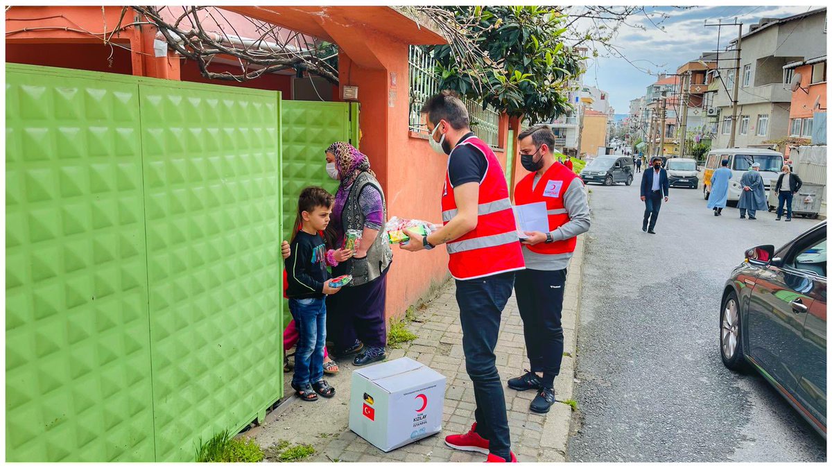saitmolla's tweet photo. Bir Sabah Uyandığımızda Kapı Çalsa Gelen Çocukluğumuz Olsa ve Bizde kalıp Hiç Gitmese..
Geldiğimiz yeri unutmamak  ve unutturmamak İçin bu masum yüzler hep gülsün..
İyi ki varsın... ➡️ @istanbulkizilay @m_ugurelli @AliKurumahmut1 @MKarabulut84 https://t.co/CycLgvG6h9