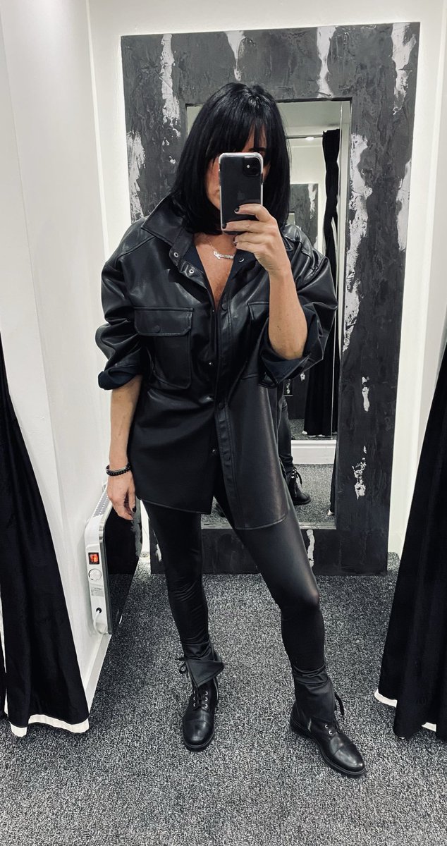 runwayretail's tweet image. ☀️ #runway #ootd #notsobasic