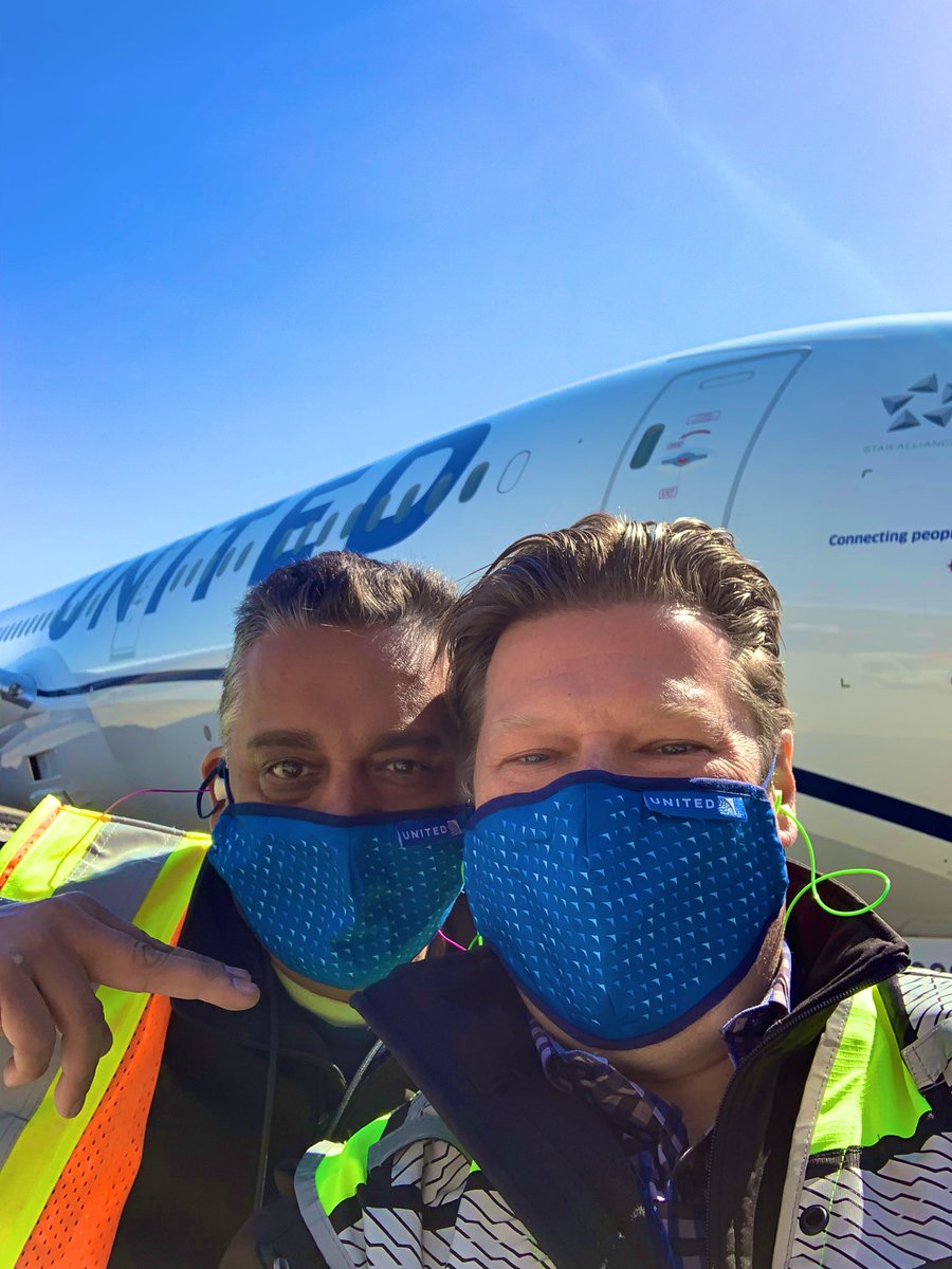 My favorite part of the 5S Fridays! Enjoyed taking time with Vikas and the BTW team @weareunited @susannesworld @KellyTolbertUAL @JMRoitman @MikeHannaUAL #WeAreUnited #SafetyIOwnIt #EWRProud