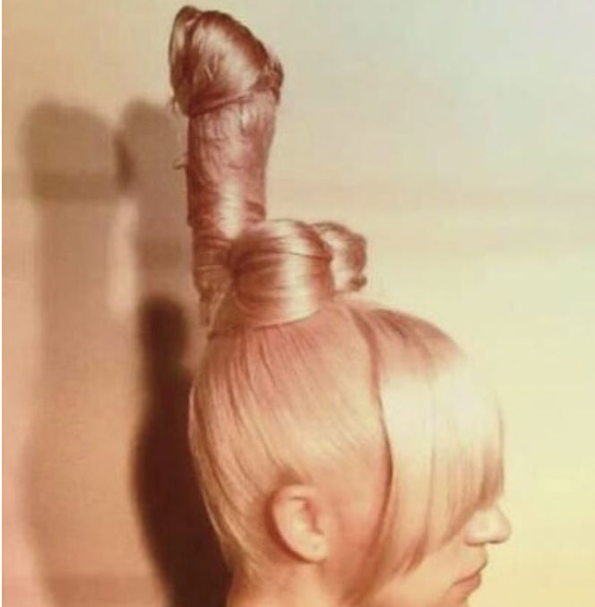 mxmclain's tweet image. Nice hair, dickhead