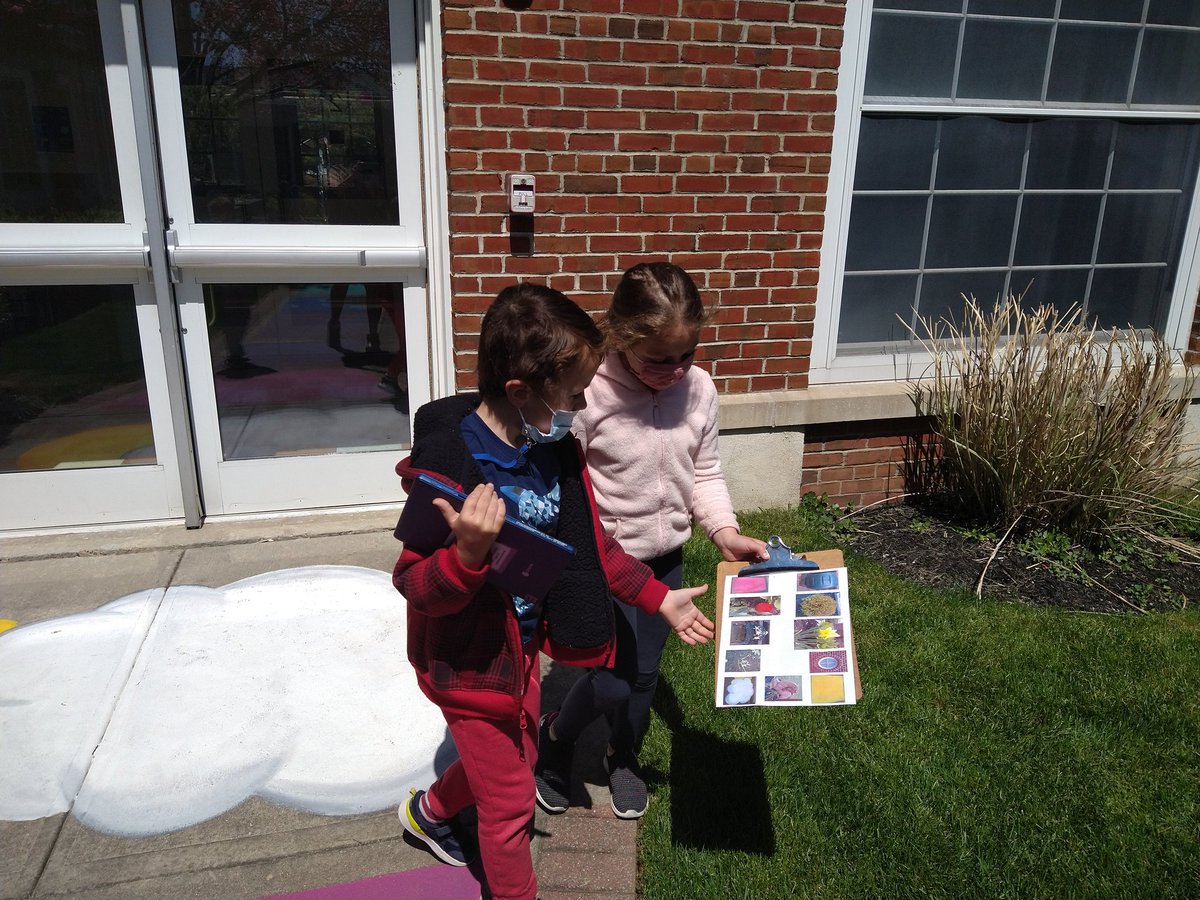 NSComputerTech's tweet image. @NSComputerTech our kdg ss (Mrs. Casano) went on a scavenger hunt in our courtyard and used their tablet camera app to photograph all the hidden treasures. Great team work and beautiful photos.