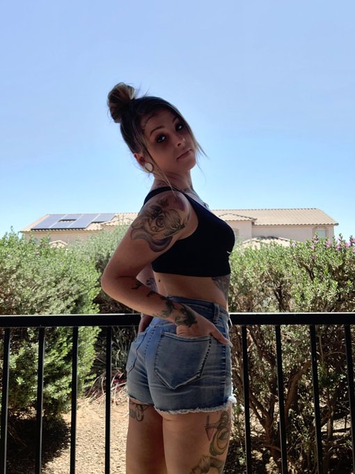 "Fuck being good I'm a bad bitch im sick of MFs tryin to tell me how to live" #girlsinthehood #megantheestallion<a href="/tag/wakeup"class="tags"><span>#wakeup</span></a><a href="/tag/girlsinthehood"class="tags"><span>#girlsinthehood</span></a><a href="/tag/megantheestallion"class="tags"><span>#megantheestallion</span></a>