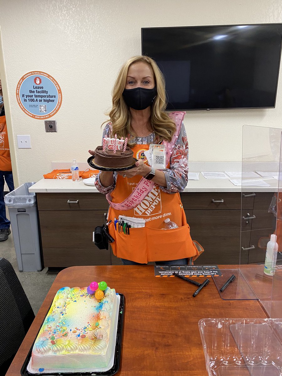 Happy Birthday Boss Lady!  <a href="/PamPineau/">Pam Pineau</a>  <a href="/JoelVthd/">Joel Vasquez</a> @jmondragon20701  <a href="/Merchmanager061/">Aubrey Pierce</a> <a href="/jenimightylb/">Jeni Norman</a>