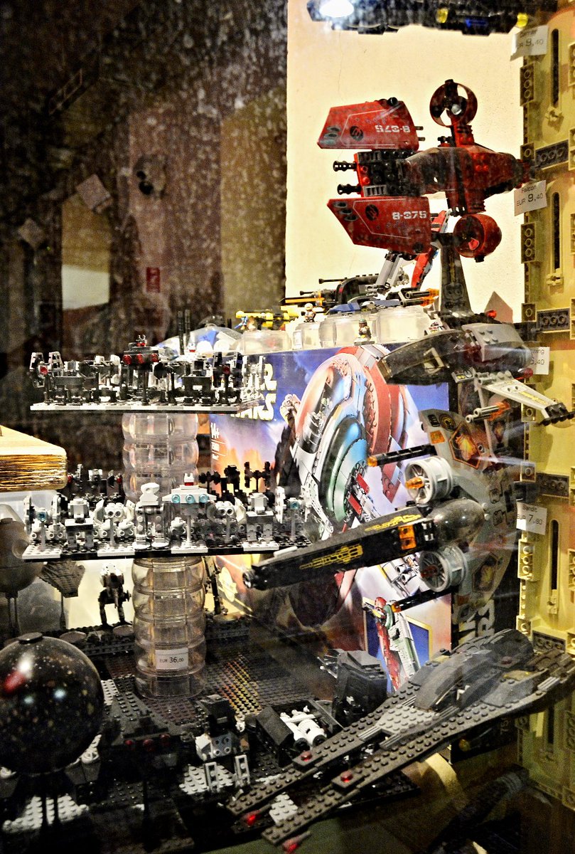 apex_archive's tweet photo. "#brixx" -atelier" für #lego -#mocup´s
- tolle Sache :)
Wien, Alser Straße
https://t.co/sw51baHmcI
Da staunst Du, was @SkywalkerLegoli ! :D https://t.co/4km4VPetUg