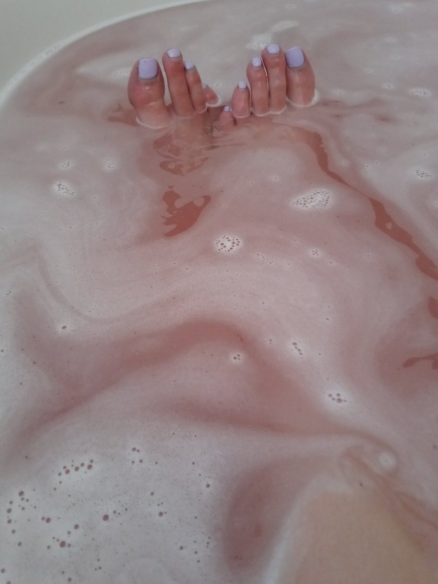 LilaKate10's tweet photo. Due for a pedicure this weekend ... Whose paying? https://t.co/e0Ndcm9Rc1