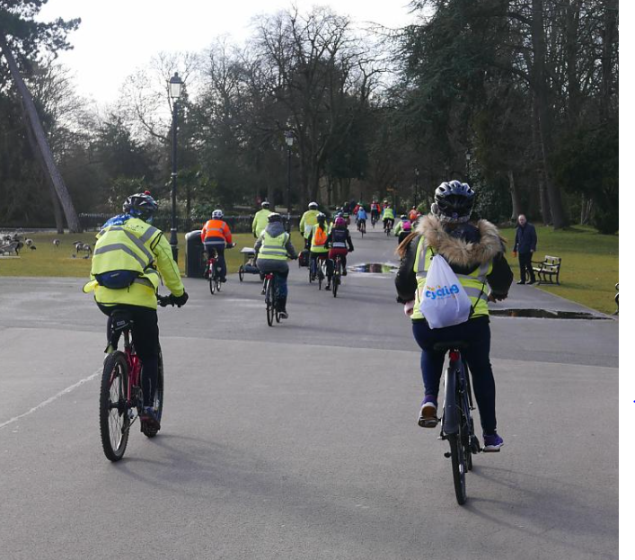 We're looking for a Cycling Development Officer to work with communities in Tyneside to support people to overcome barriers and get into cycling. Do you have the skills, drive and passion? cyclinguk.org/announcement/c…