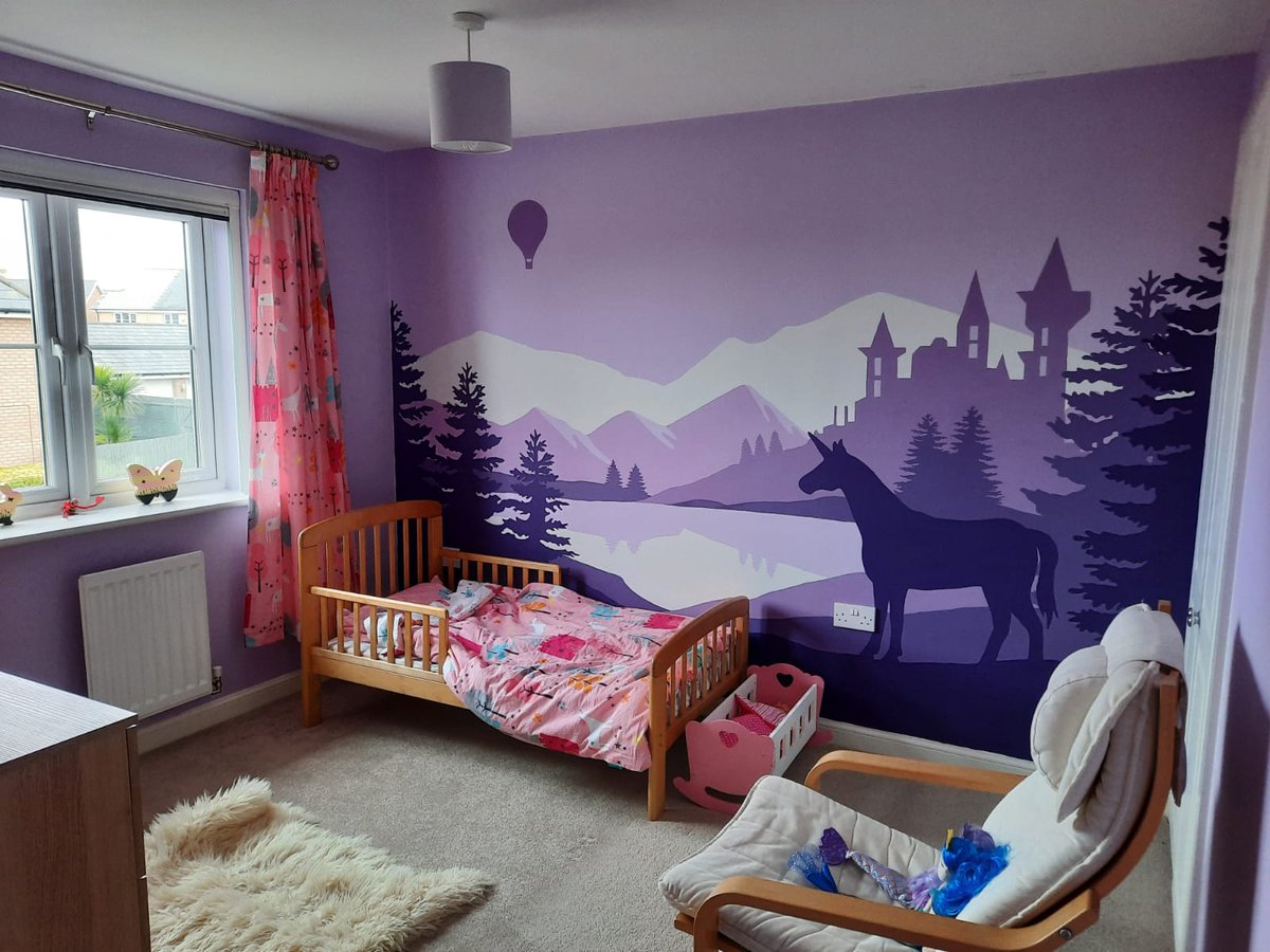 MrSteRobinson's tweet photo. My wife is an incredibly talented artist. She hand painted these stunning murals for our children's bedrooms. https://t.co/W6UrBEOuFu