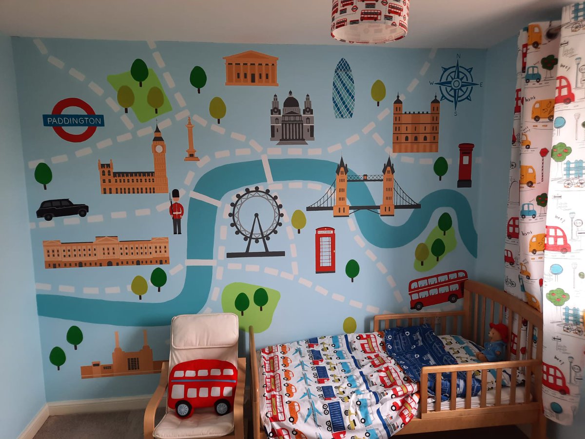 MrSteRobinson's tweet photo. My wife is an incredibly talented artist. She hand painted these stunning murals for our children's bedrooms. https://t.co/W6UrBEOuFu