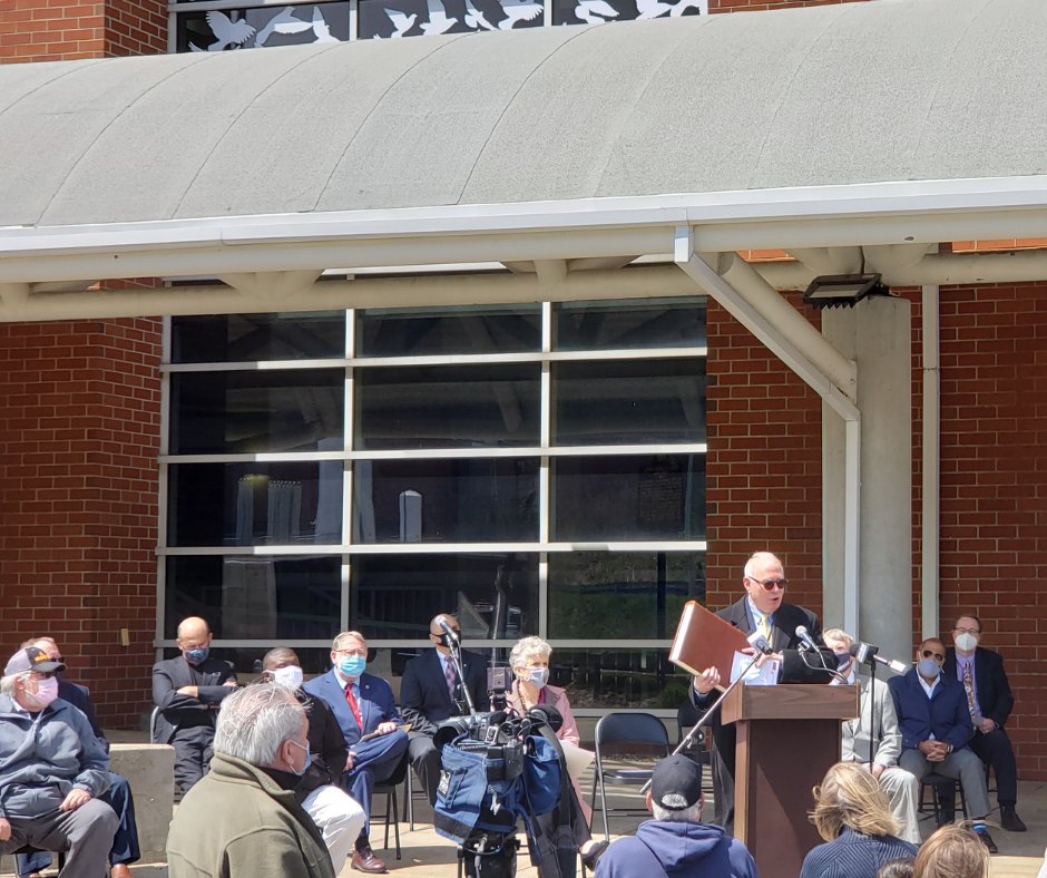 ErieLibrary's tweet image. Executive Director Blane Dessy announced the &quot;Book of Rememberance&quot; at today&apos;s COVID-19 Memorial dedication ceremony. 

Those wishing to make an entry  may visit Blasco Library, or submit  online at 
eriecountypa.gov/covid-19/book-…
@CountyofErie @kdahlkemper