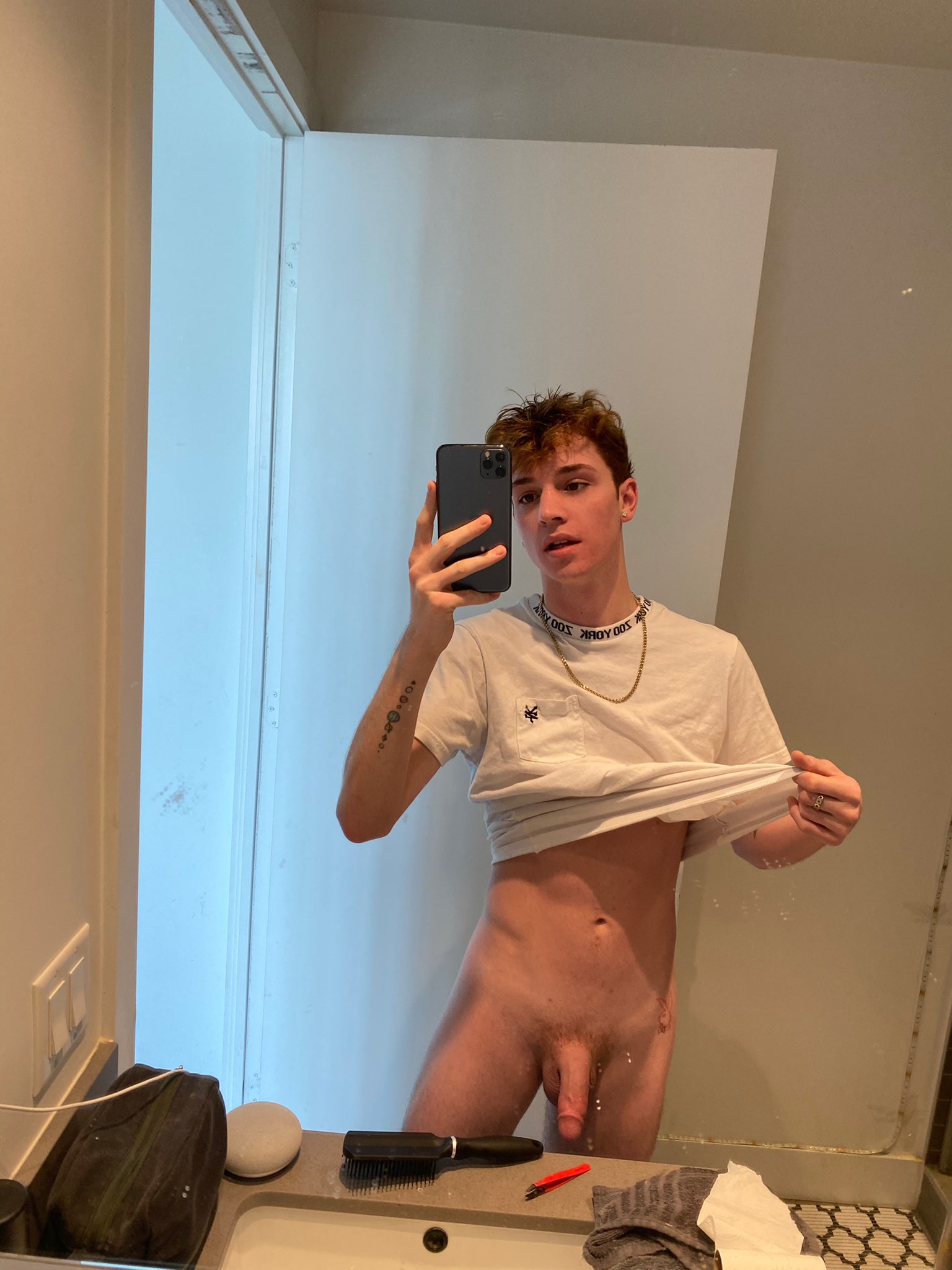 2 pic. cut hair cut cock https://t.co/mfG3uKwSwe