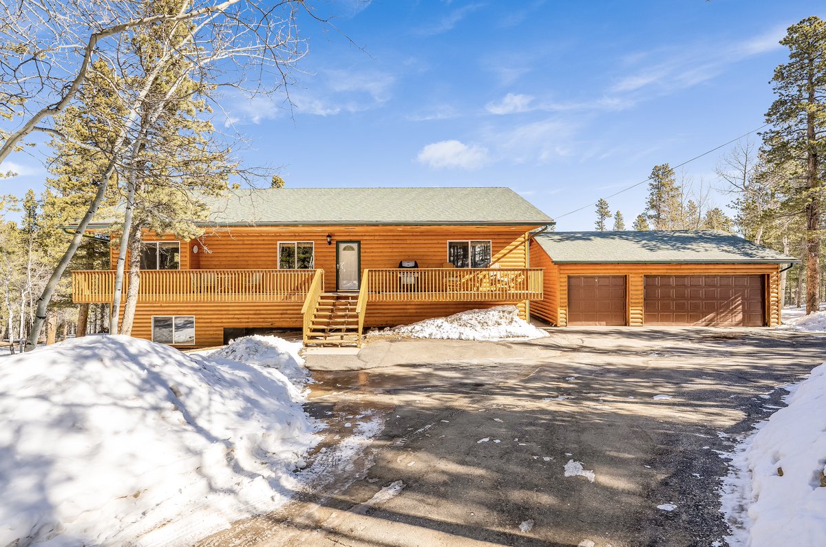 BlueSkyHomeG1's tweet photo. Price Adjustment! Stunning Mountain Property in Black Hawk on over an Acre! - https://t.co/Vu8ATuceu8 https://t.co/JmWl7WIAH7