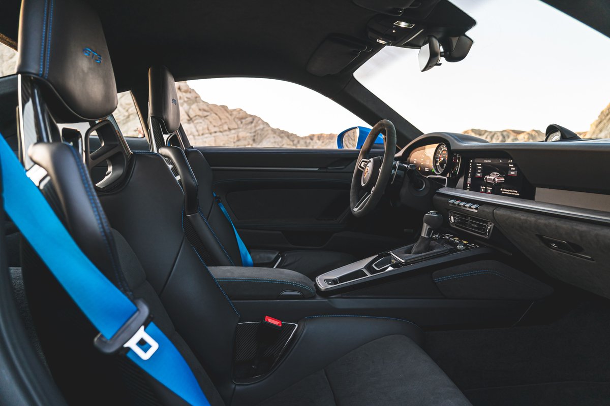 CARandDRIVER's tweet photo. The 2022 @Porsche 911 GT3 leaves us breathless: https://t.co/vICrt8BHwc https://t.co/3UXbV5x2aq