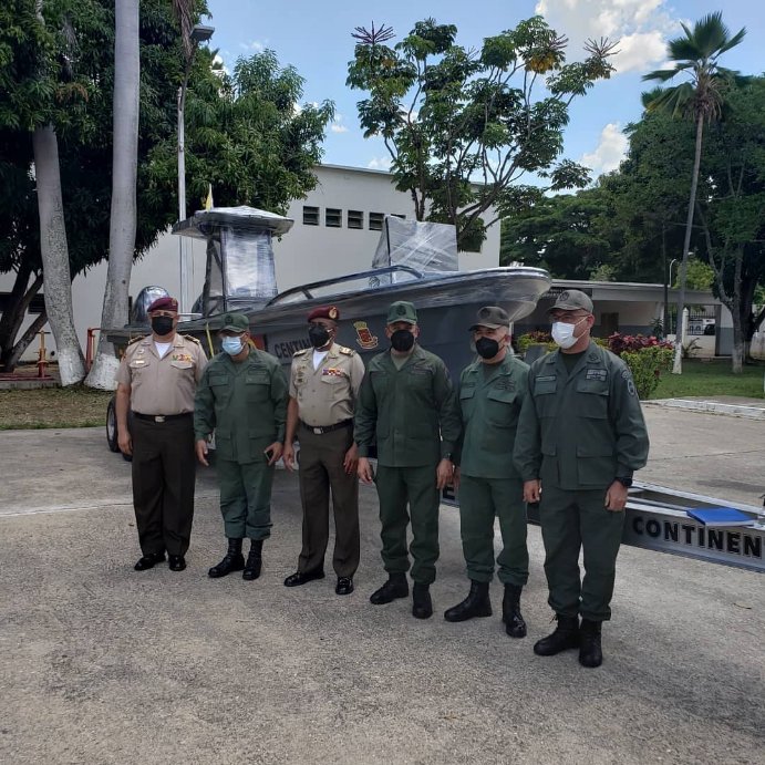 La <a href="/EETNUMBV/">Tácticos Navales</a>, se complace en felicitar a la GNB quienes fabricaron una lancha de Intercepción Marítima Fluvial y Lacustre para la Defensa y Soberanía de la Nación.
BZ.! VENCEREMOS.