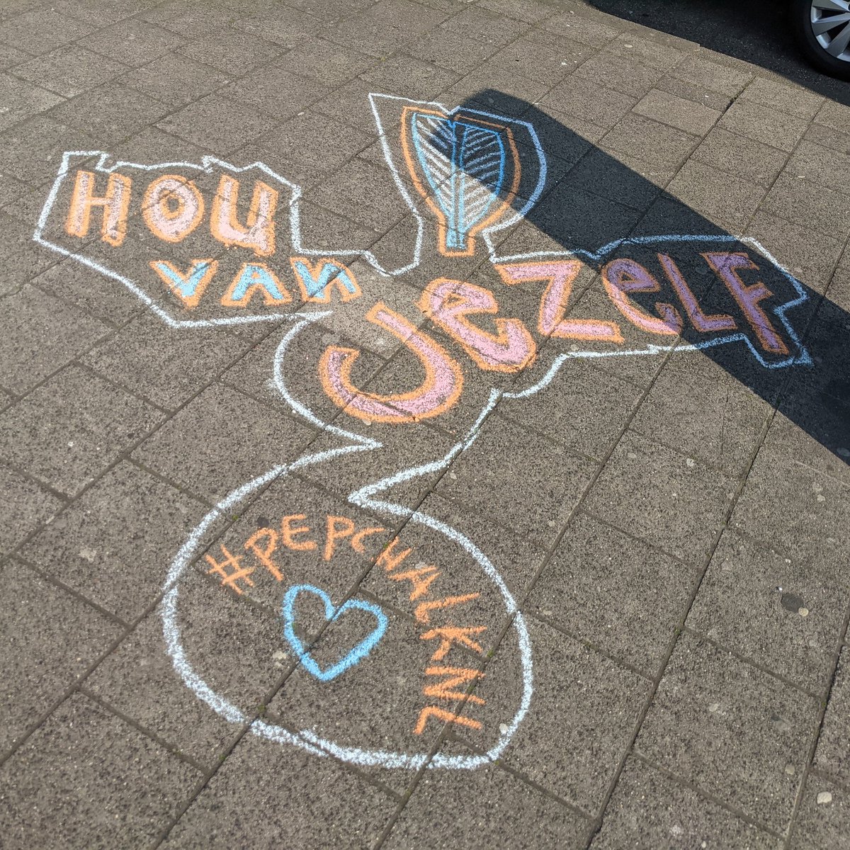 PepchalkNL's tweet photo. Hou van jezelf
Simpel om te schrijven. Maar niet altijd simpel om te doen voor iedereen. Gun jezelf die lekker koffie of rij 5 minuten om zodat je van het park mag genieten. 
Wat ga jij doen omdat je van jezelf mag houden?

 #pepchalkNl #pepchalk #stoepkrijt #handlettering https://t.co/ksJ3FPIdCv