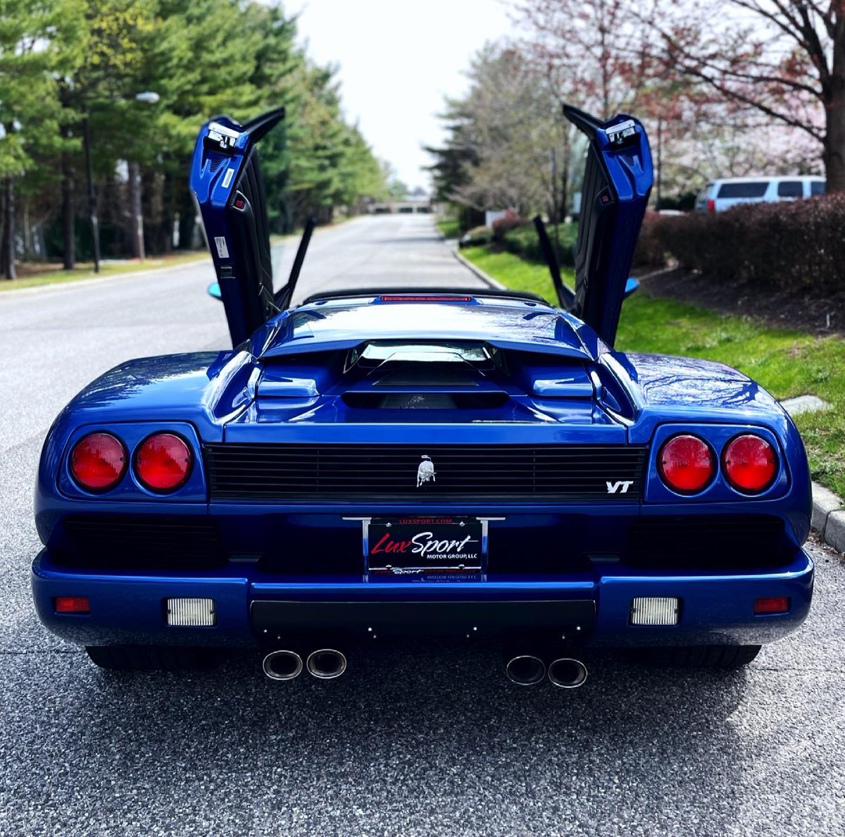rcomediagroup's tweet photo. Check out our latest YouTube video! Taking a detailed tour with the 1998 Lamborghini Diablo VT Roadster!
See the full video: https://t.co/HDLuQjz9KU
Learn more: https://t.co/l8pcdeAPPR
#Lamborghini #Lambo #LamborghiniDiablo #Diablo #Lamborghinis #SuperCar #Exoticar #Sportscar https://t.co/MKOuIZfegh