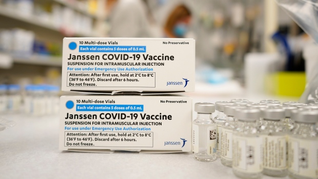 CP24's tweet image. Johnson &amp;amp; Johnson's COVID-19 vaccine pause should be lifted, CDC advisers say
cp24.com/world/johnson-…