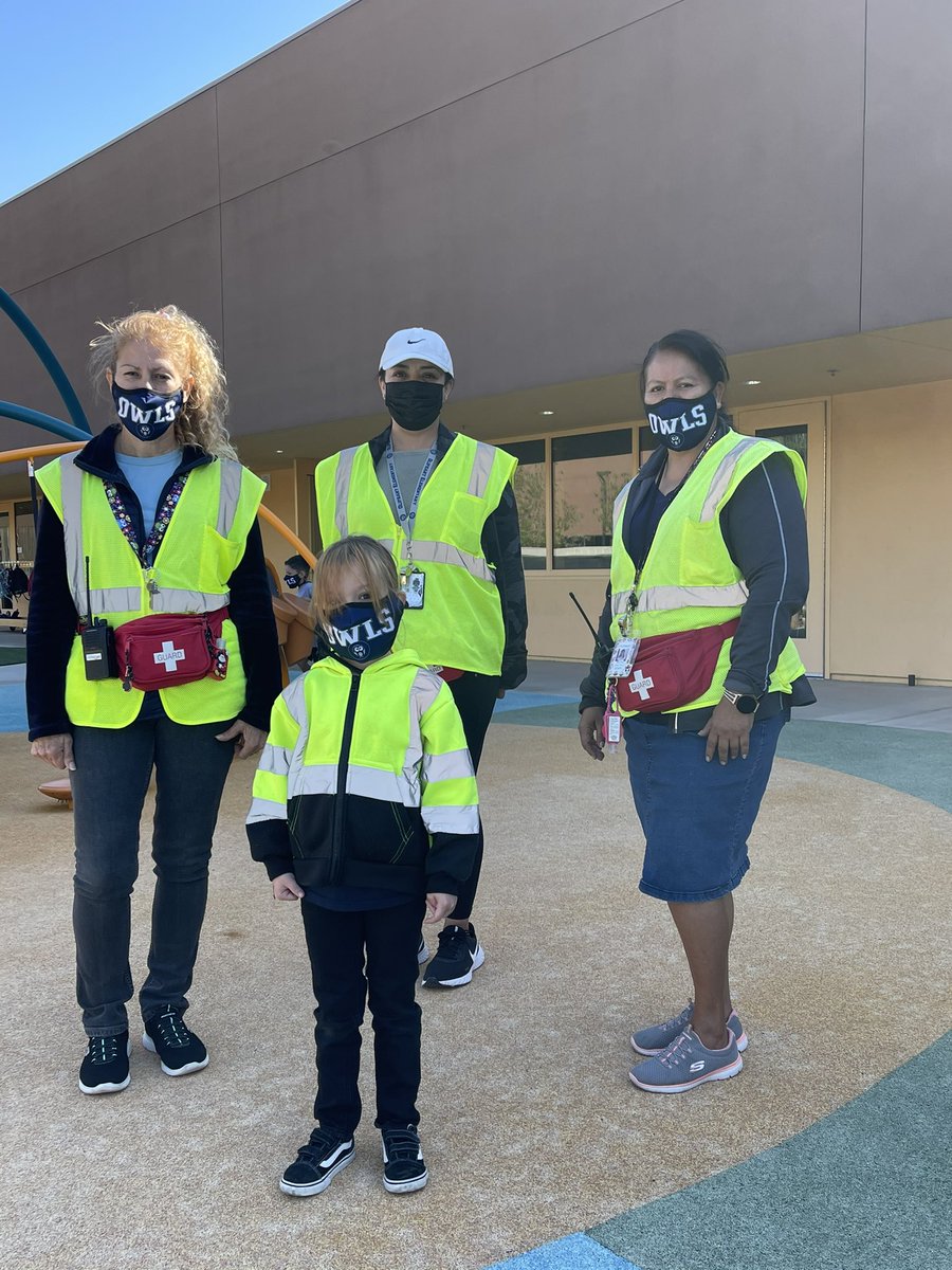 Counsolorzano's tweet photo. Kindergarten Owl is an aspiring leader. #SchoolSiteMonitors #Leadership #BuildingRelationships #Success 🦉 https://t.co/XiHD87rEGX