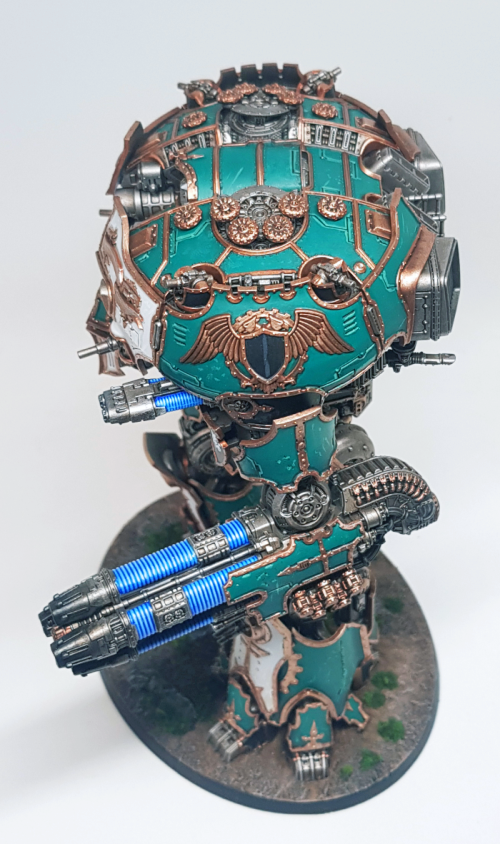 Finished up my Warmaster Coram Deo - In God's Presence - for my Legio Gloriam! Really happy with how he came out, it's a lovely kit and the posing options are immense. #WarhammerCommunity #adeptustitanicus