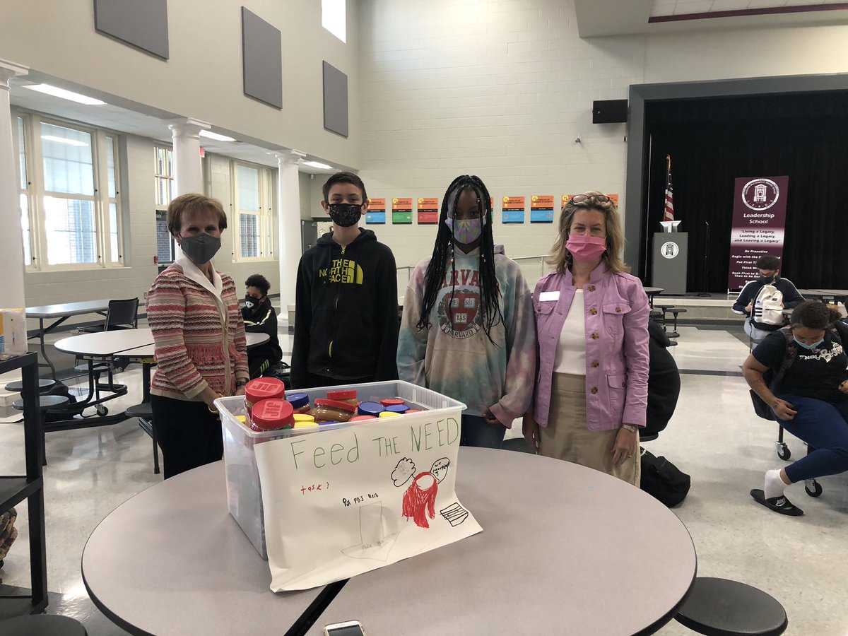 LMMSRocks's tweet photo. LMMS Interact and ACTS Club Service Project. #lmmsrocks #leavelleleads https://t.co/8hTAplJ72i