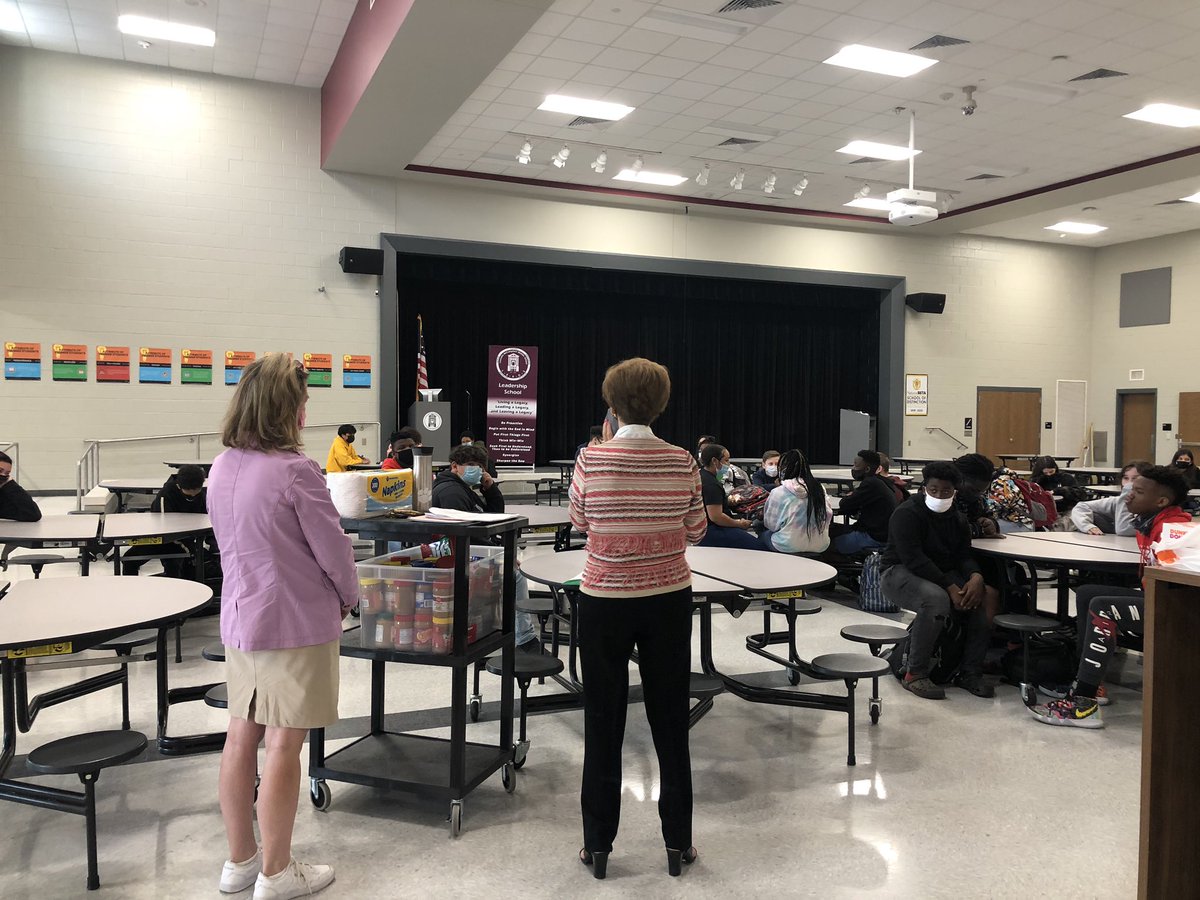 LMMSRocks's tweet photo. LMMS Interact and ACTS Club Service Project. #lmmsrocks #leavelleleads https://t.co/8hTAplJ72i
