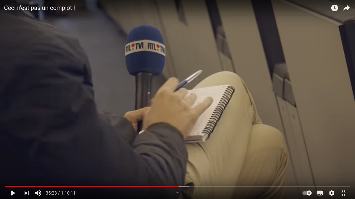 On entrevoit dans la salle un journaliste avec le logo de RTL Belgique. Mais on ne voit pas de screens de chez eux. Pourtant, ils ont traité cette info...39/n