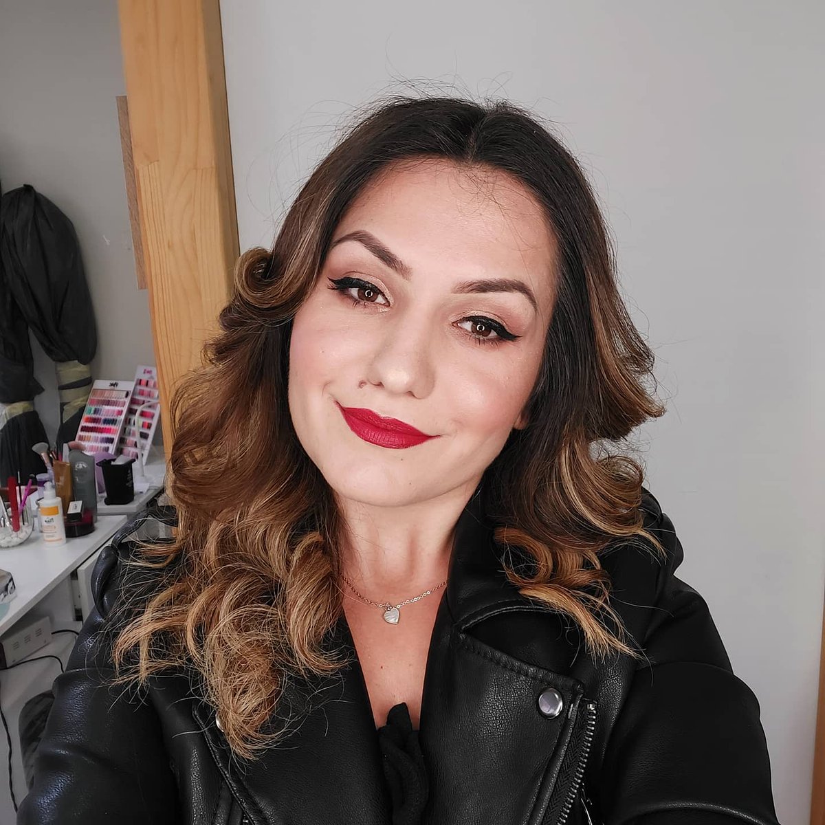 sonaybus's tweet photo. #NoFilter, #YesMakeUp 🪄💫 https://t.co/Adwec0Ql97