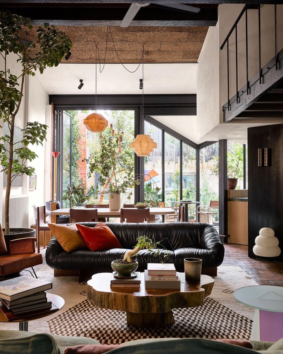 metchaofficial's tweet photo. based on the 𝙬𝙖𝙗𝙞-𝙨𝙖𝙗𝙞 idea of embracing the perfectly imperfect, @troyesivan joined forces with Australian design studio #FlackStudio to reimagine a historic Victorian-era home — dive in the space @ https://t.co/HaxSXNqmYZ https://t.co/rsECHEemrd