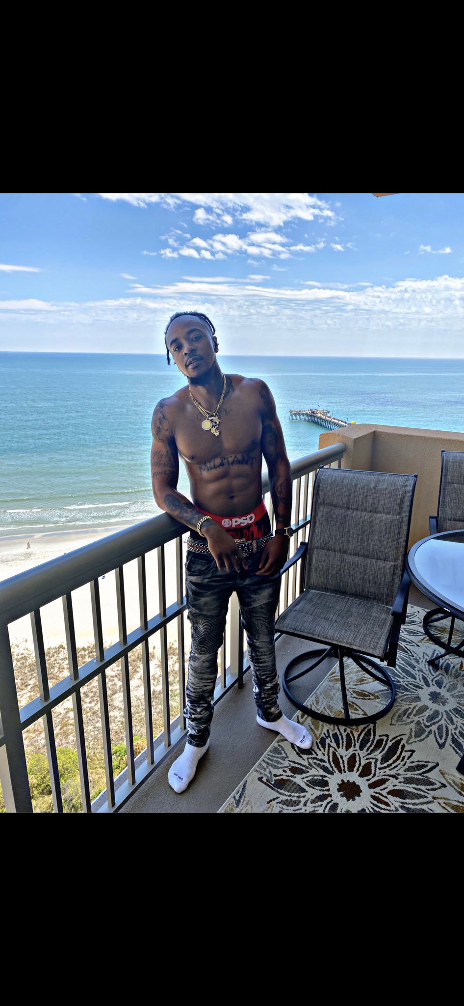 da reaper top 0.7 onlyfans on Twitter "Over 6 feet , with a 6 pack