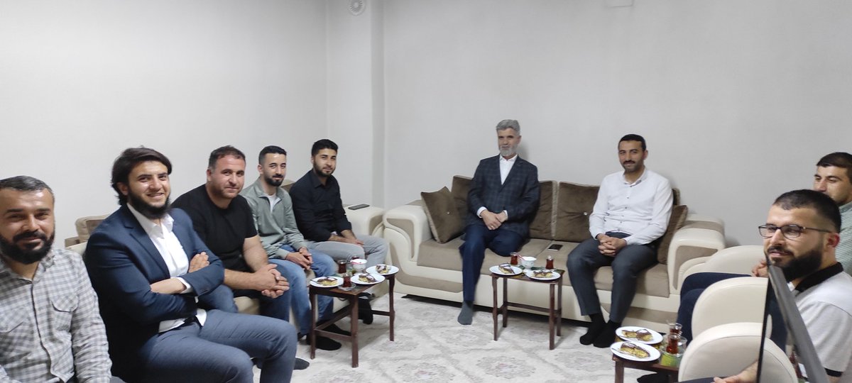 KullukV's tweet photo. Hz. Enes’ten rivayet edildiğine göre Resûlullah şöyle buyurdu:

“Sahur yapınız, zira sahurda bolluk-bereket vardır.” (Buhârî, Savm 20; Müslim, Sıyâm 45)

#RamazanRuhunuYaşat https://t.co/PMkkglw887