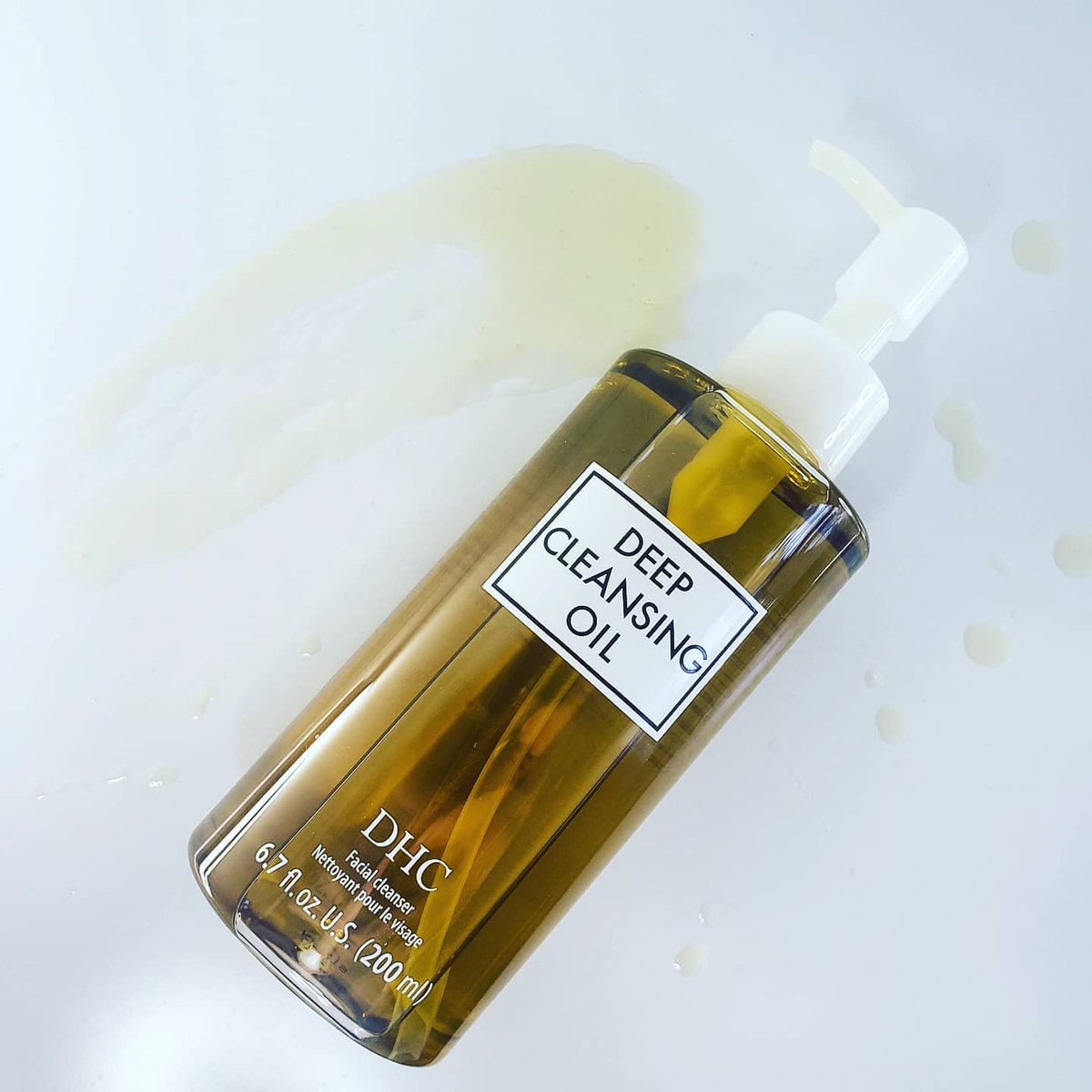 3 reasons why you need Deep Cleansing Oil:
✨ 100% organic olive oil, purified so it won't clog pores
✨ Gently removes waterproof makeup, sunscreen, and sweat
✨ Hydrates while cleansing the skin
bit.ly/33mHsCt
📷 by @canadianskincarejunkie