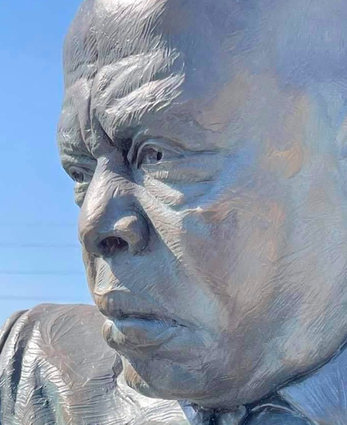 AuthorKimberley's tweet photo. Statue of the Honorable John Lewis installed yesterday at Cook Park in Atlanta.

#GoodTrouble 💙 https://t.co/ISBz5ox3Rp