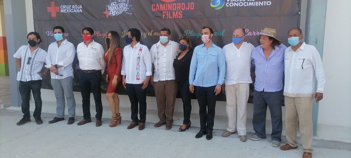 El día de ayer en #RivieraCoyuca #Guerrero se presentó el documental #LucesEnElMar del director #CarlosMateos      En representación del Sr.Gobernador <a href="/HectorAstudillo/">HectorAstudillo</a> #LicJesusRadilla en representación del Secretario de Turismo <a href="/erescalona11/">ERNESTO R. ESCALONA</a> el #LicEfrenLeyva