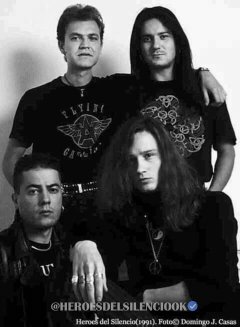 HdS__Oficial's tweet image. Muchas gracias a todos por las muestras de cariño mostradas con motivo del lanzamiento de nuestro documental en @NetflixES 
Es impresionante que nos recordéis de esta manera después de tantos años sin hacer música.
#HeroesdelSilencio #Juan #Pedro #Joaquin #Enrique @WarnerMusicES
