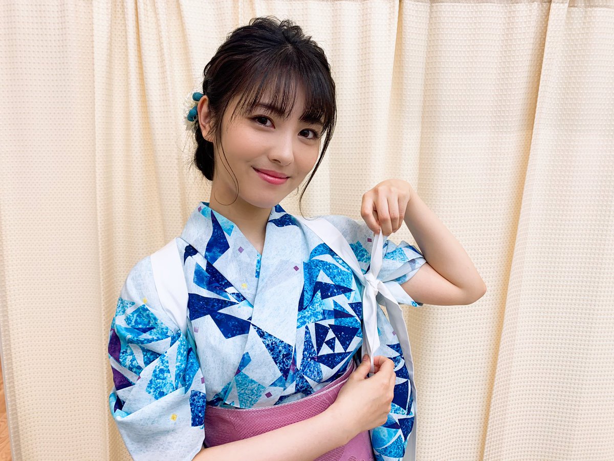 浜辺美波さん浴衣姿B4 浜辺美波さん浴衣姿B4 - メルカリ