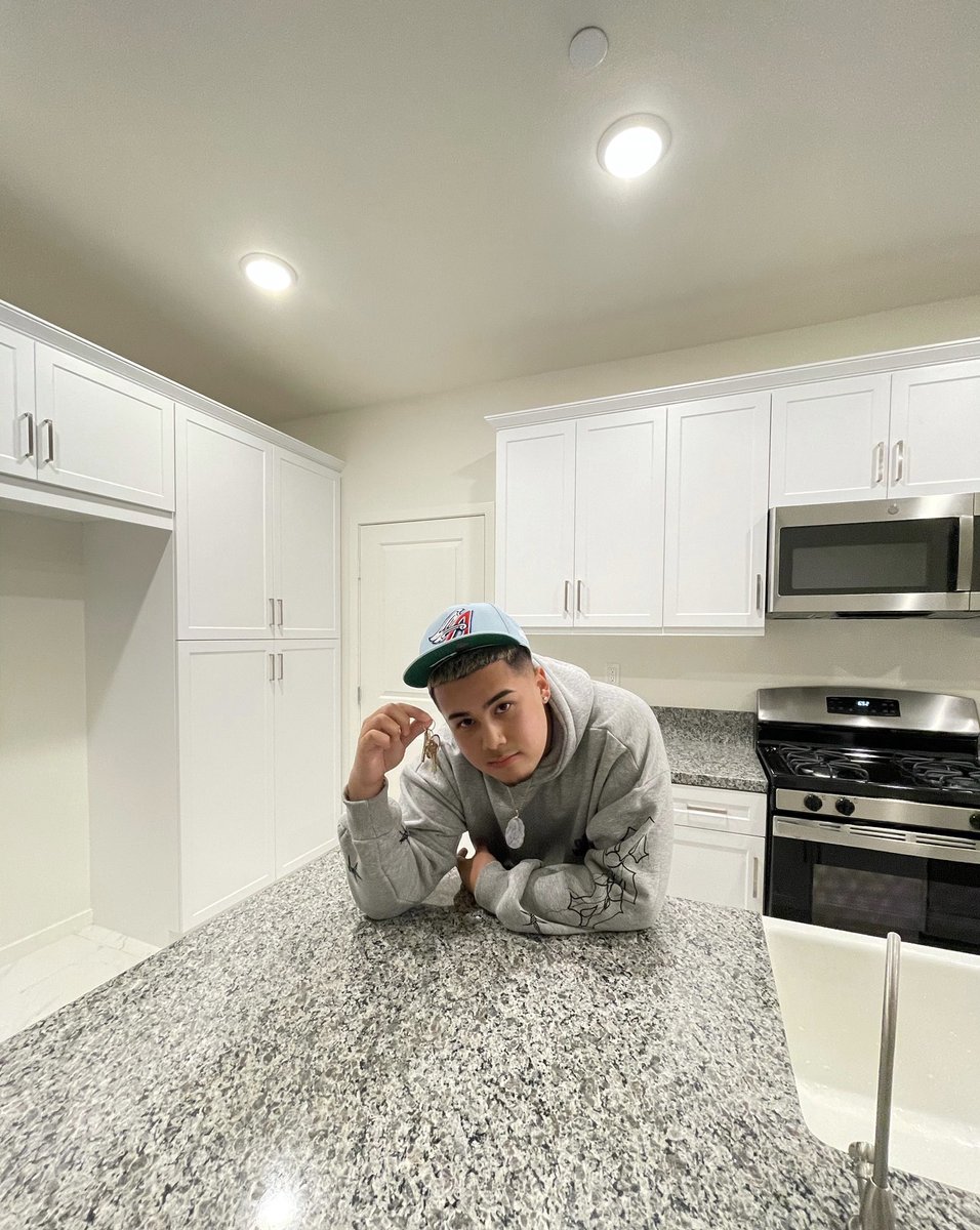 Never got to post it on here... but officially a homeowner of a brand new home. 💯🤍🏠🙏🏽 thank you god always.