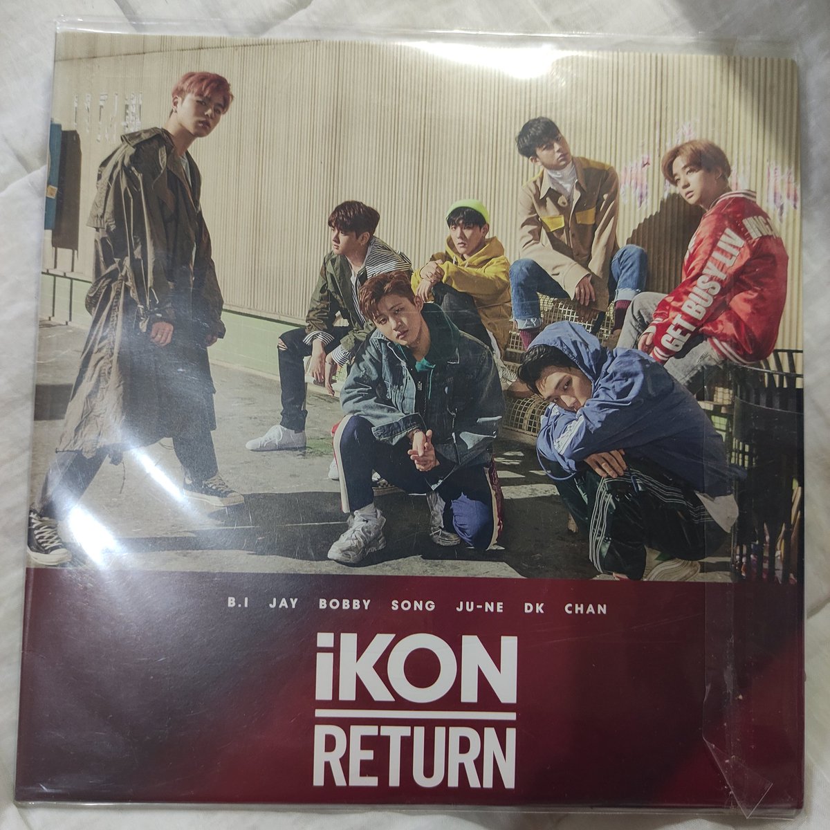 fromfansforfans's tweet photo. IKON KINGDOM GIVEAWAY 

👑mbf, rt, like
👑Reply #IKON #아이콘 + proof of stream @YG_iKONIC stage full ver
👑 screenshots must show beginning-end, timestamp, &amp; watermark
👑unli entries, no recycling of proofs
👑open to all fandoms, PH only
👑 link: https://t.co/MjuZWtwxVn https://t.co/GdEIsiF724