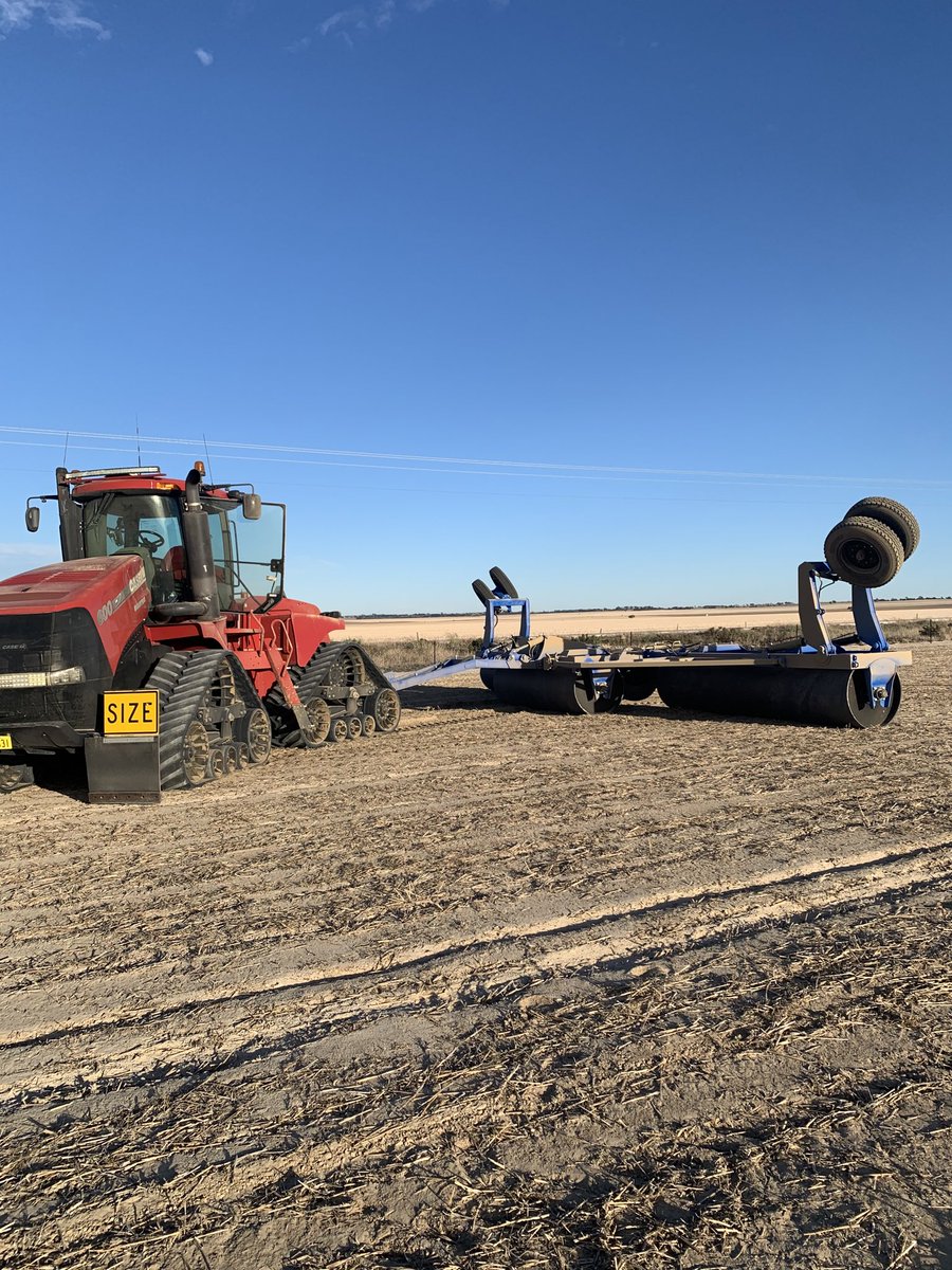 NickJenzen's tweet image. Trying out the New Bedford harbour 12.4m land roller on some deep ripped country.