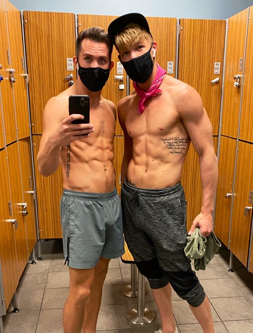 Post gym selfie w/ the sexy @thedevynpauly 😈
Keep your eyes on this one! https://t.co/ZGnXjvSOkV