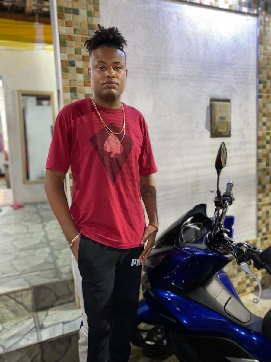 DjMarllonCDD's tweet photo. Mlk Requisitado...🥰🥰
#salvejorge 
#Ogum https://t.co/rbJyowv7EH