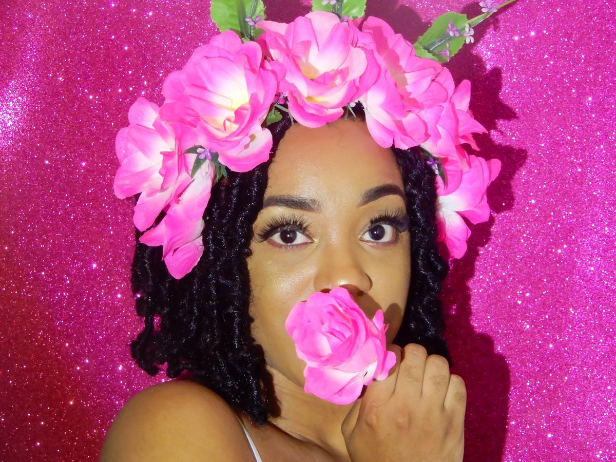 __cupcakemafia's tweet image. I couldn’t afford a photoshoot for my birthday so I did one myself🥰 ( don’t drag me I tried🙃)