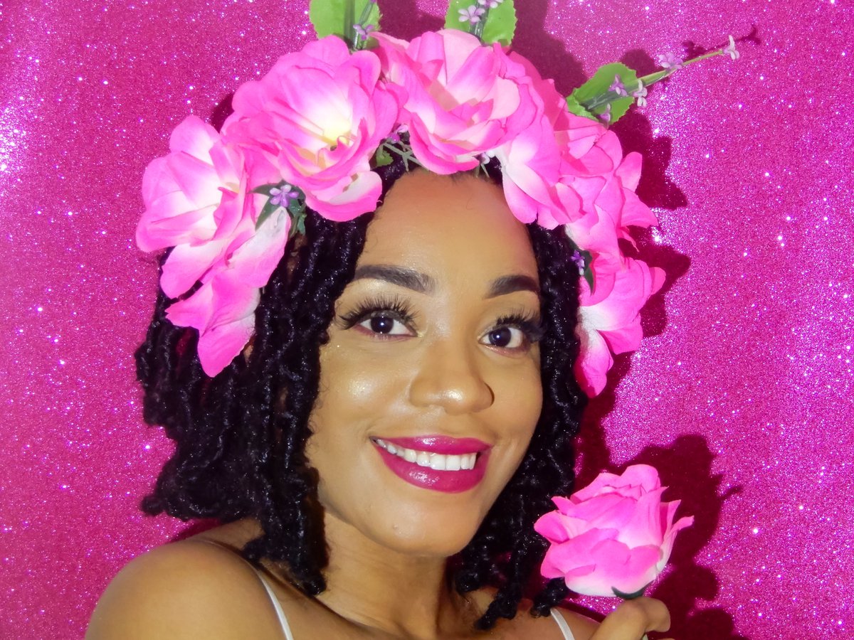 __cupcakemafia's tweet image. I couldn’t afford a photoshoot for my birthday so I did one myself🥰 ( don’t drag me I tried🙃)