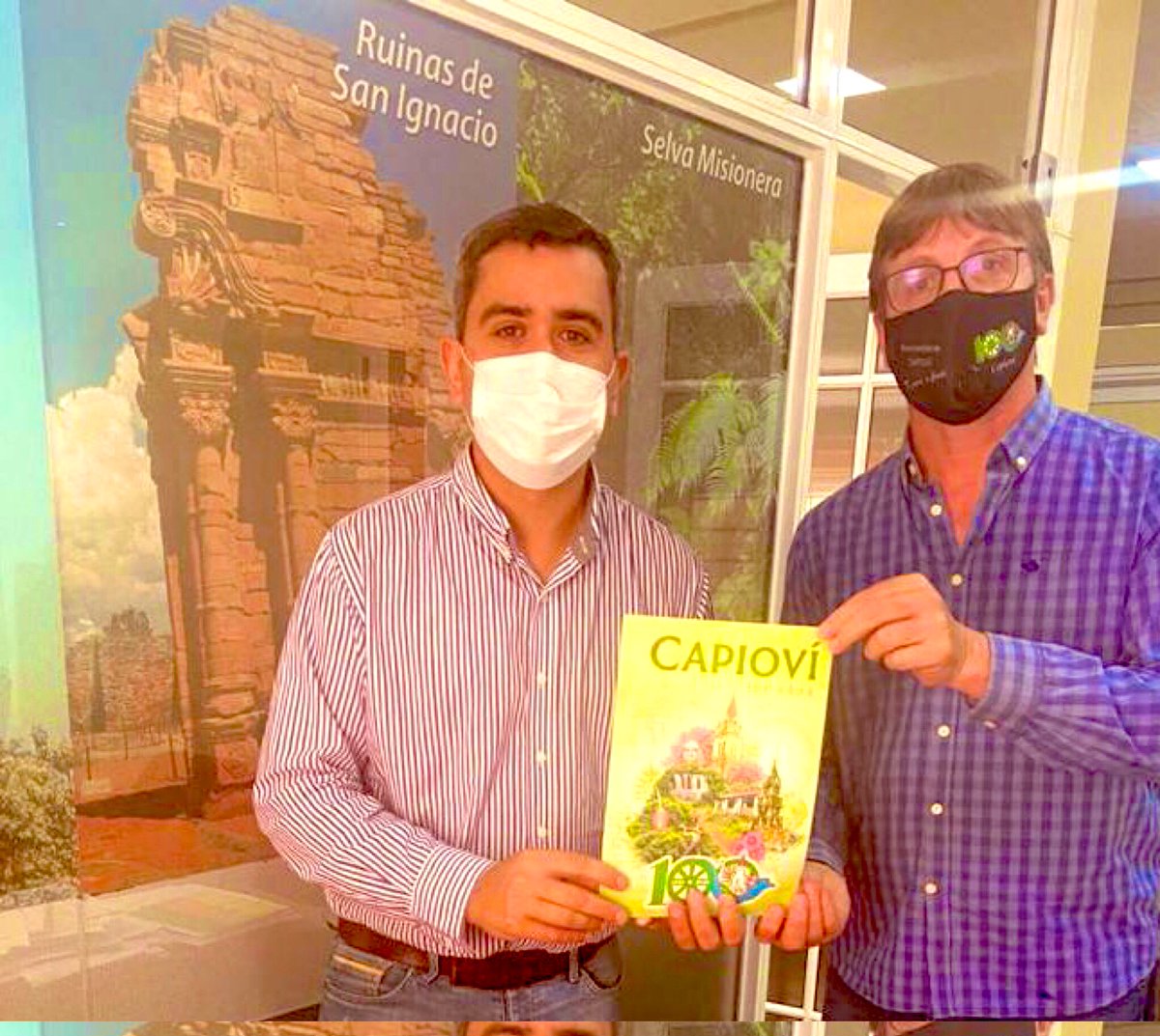 arruajm's tweet photo. Junto al intendente Alejandro Arnhold, planificamos nuevas acciones en conjunto para seguir potenciando los atractivos turísticos de Capioví.
¡Gracias @Arnhold_ale por el presente!
#PrimeroMisiones
#Turismo
#SentiteSeguro
#TodosTenemosMisiones https://t.co/hFOscNTqgB