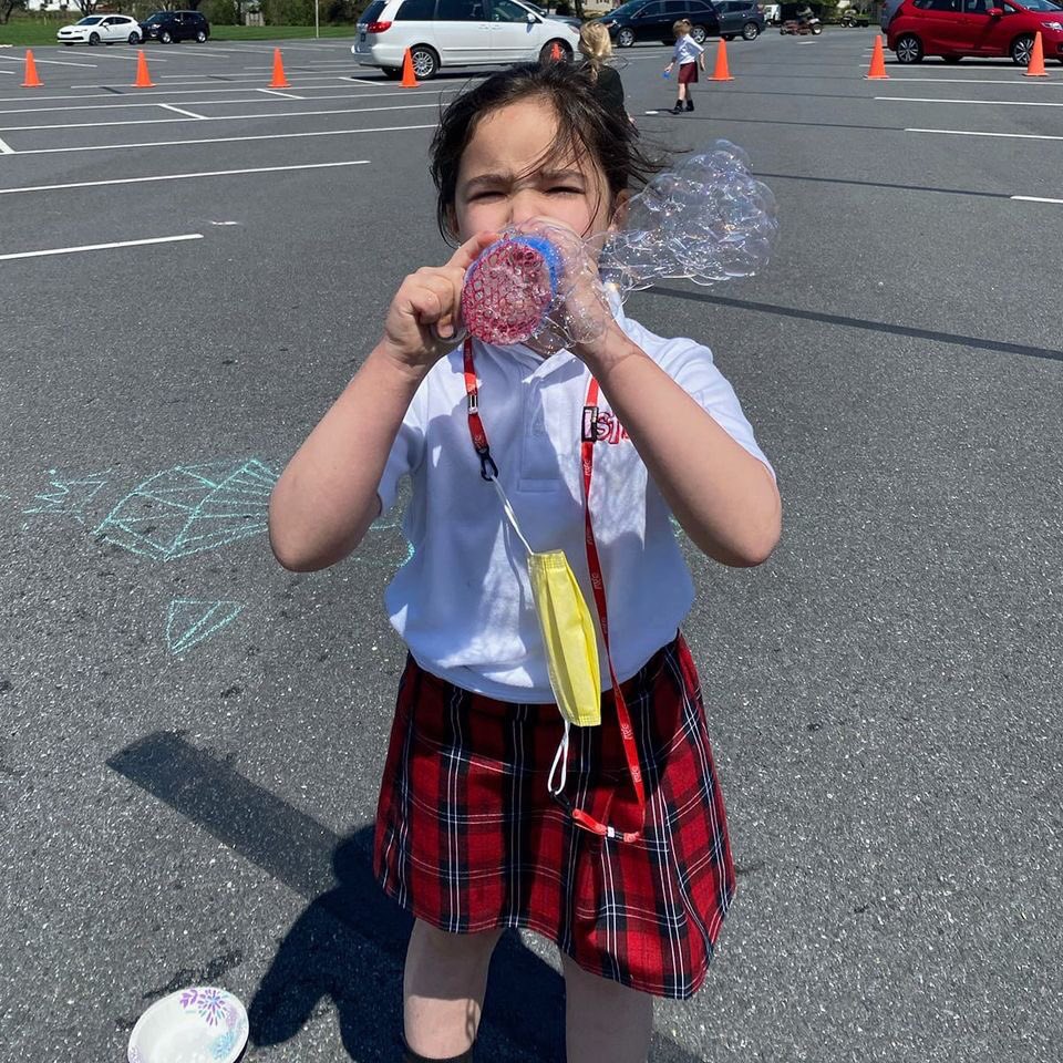 stmschoolatown's tweet image. #STMlearning Our 1st Graders learned about recycling and reusing objects to make something else. We took empty water bottles, mesh from fruit/vegetable bags, and duct tape to make bubble wands. We put it to the test. It worked! The kids had so much fun! #STMexcellence 🖤❤️🆒♻️
