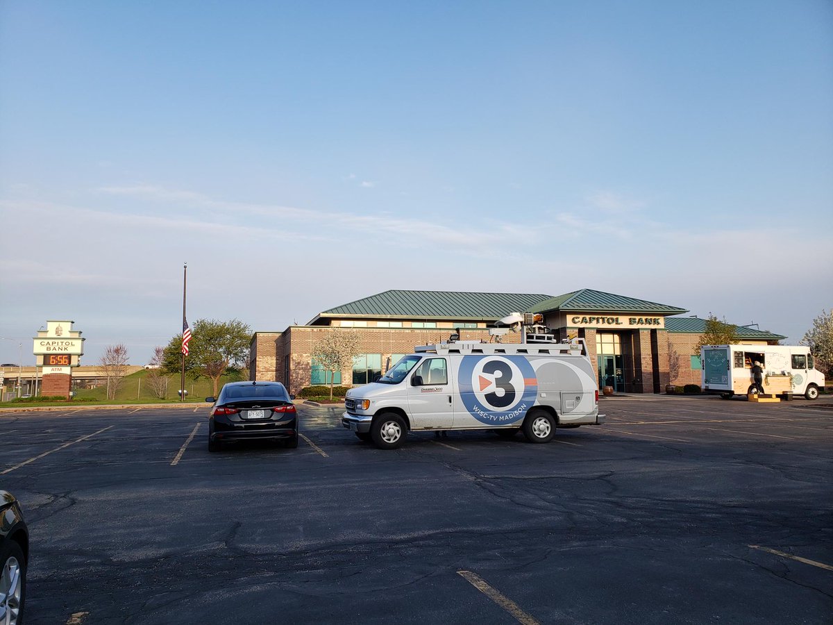 CapitolBank's tweet photo. Thanks to Butternut Road Coffee Truck for the delicious start to our morning and to @WISCTV_News3 for broadcasting live from our parking lot! It was great to safely see customers, community and friends of Capitol Bank that we've missed the past year.🥳❤👏☕️
#PowerofCommunityWeek https://t.co/32SoP1Y4Bm
