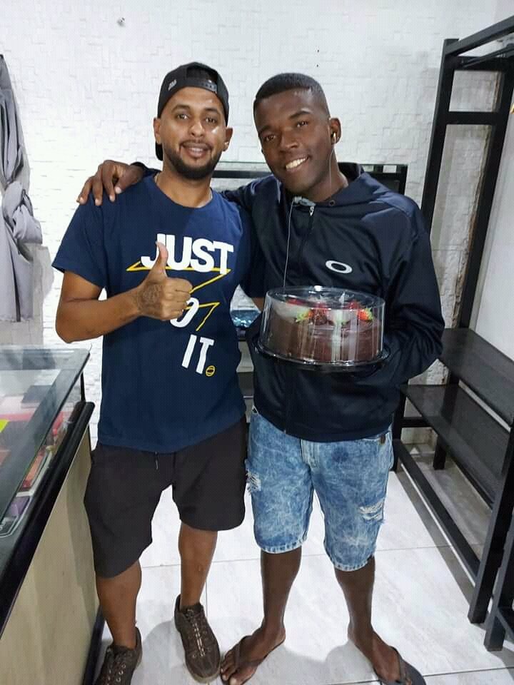 famosodieguinho's tweet photo. Parabens meu amigo.
Nikito #FAZ28 https://t.co/qvNWlh90q4
