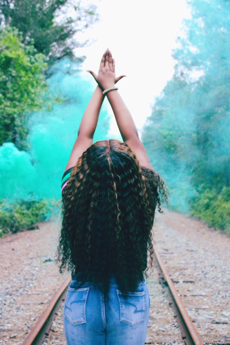 theyenvydani's tweet photo. I’m now in the IVY League, you may now introduce me as “GrAnd3 F1nale”
•
Go run and #TAIL this ! 💖💚
#1908 #AKA #ThetaEp73  🐸 https://t.co/PLnTUaIMsz