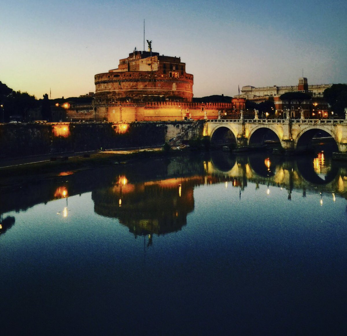 CindyMoore's tweet photo. Time to #reflect for #FlashbackFridayz
Love this idea! Share photos with reflections or special places.
Tag hosts:
@TravelBugsWorld @Adventuringgal @jenny_travels
@AOAOxymoron +@jasontravelblog @lizzie_hubbard2
#philbrookmuseum #crystalbridges #deanvillage #rome https://t.co/TMHVceoNwY